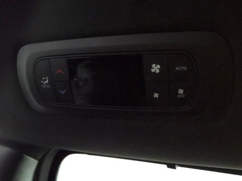 New 2026 Chrysler Pacifica Select image 34