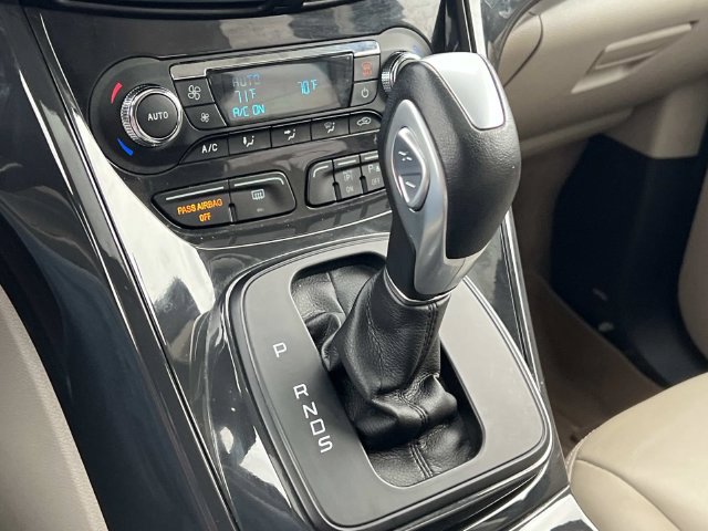Used 2015 Ford Escape Titanium w/ Equipment Group 301A AWD/4WD image 28