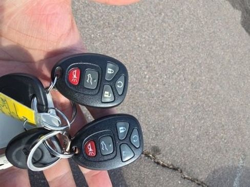 Used 2015 GMC Acadia SLE image 17