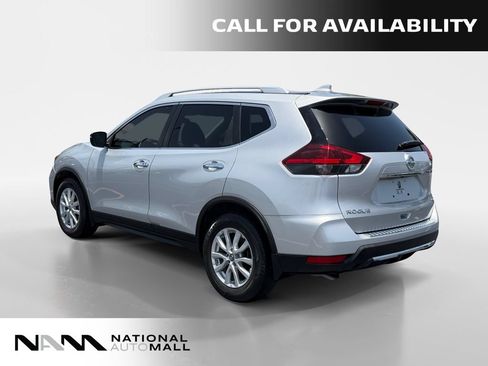 Used 2018 Nissan Rogue SV FWD image 3