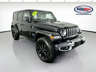 Used 2025 Jeep Wrangler Unlimited Sahara w/ Safety Group video 1
