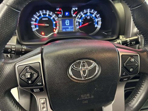 Used 2019 Toyota 4Runner SR5 AWD/4WD image 20