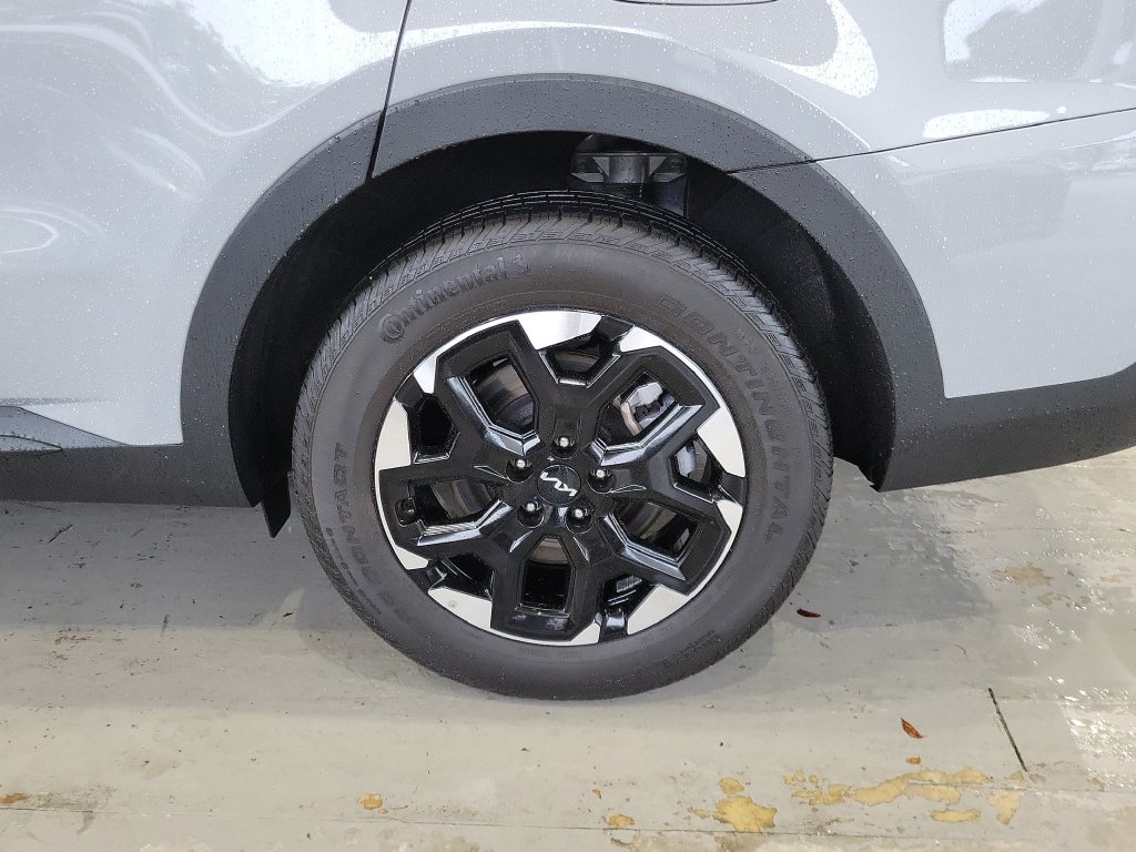 Certified 2025 Kia Sorento S w/ Panoramic Sunroof Package FWD image 11