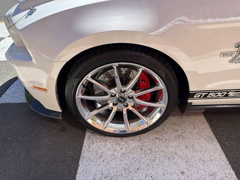 Used 2010 Ford Mustang Shelby GT500 RWD image 20