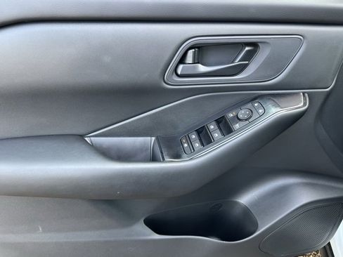 Certified 2025 Nissan Rogue S image 29