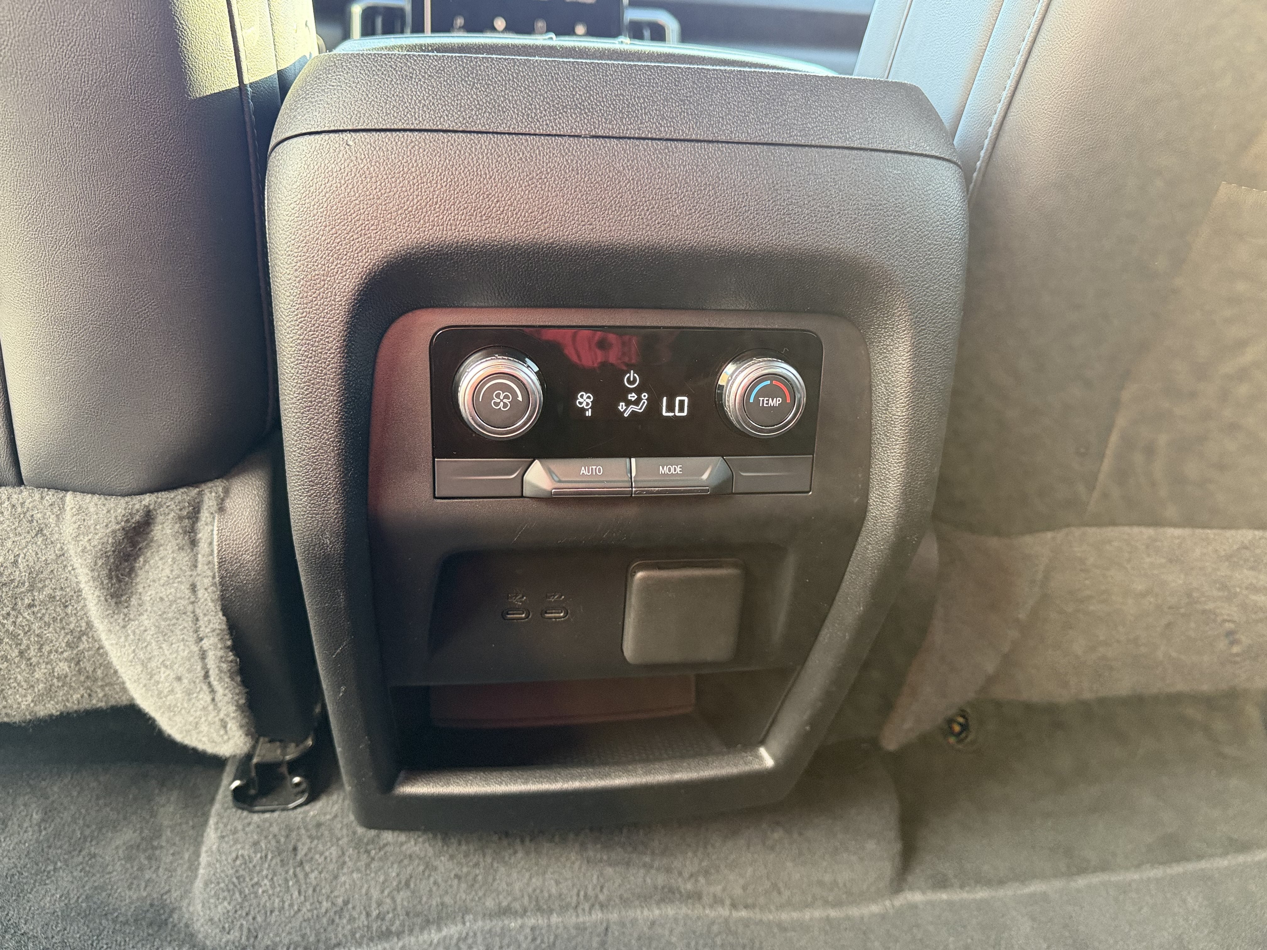 Used 2024 GMC Acadia Elevation FWD image 14