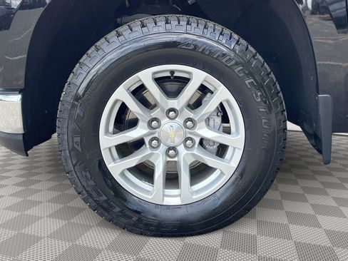 Used 2022 Chevrolet Silverado 1500 LT AWD/4WD image 12