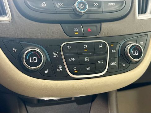 Used 2023 Chevrolet Malibu LT FWD image 16