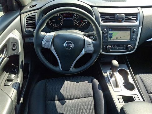 Used 2017 Nissan Altima 2.5 SV w/ Convenience Package image 15
