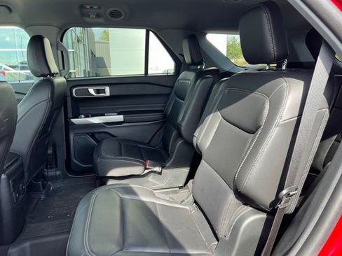 Certified 2023 Ford Explorer XLT w/ Equipment Group 202A AWD/4WD image 17