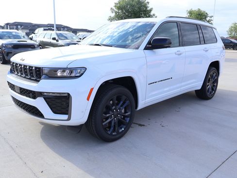 New 2026 Jeep Grand Cherokee L Limited AWD/4WD image 11