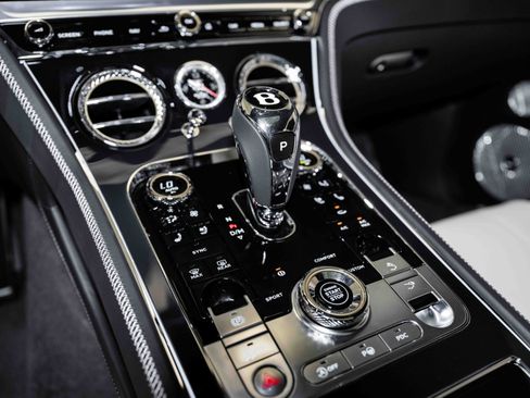 Used 2024 Bentley Continental GT Speed image 33