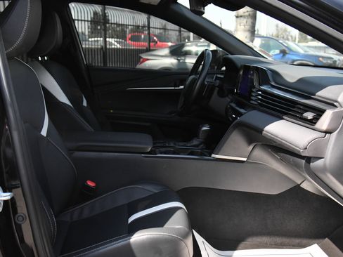 Used 2025 Toyota Camry SE w/ Convenience Package FWD image 46