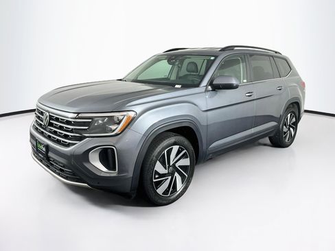 Used 2025 Volkswagen Atlas SE FWD image 3