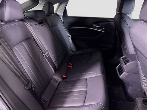 Used 2022 Audi e-tron Premium w/ Convenience Plus Package image 30
