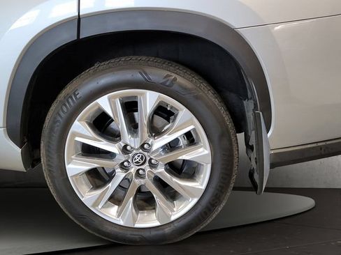Used 2022 Toyota Highlander Limited AWD/4WD image 36