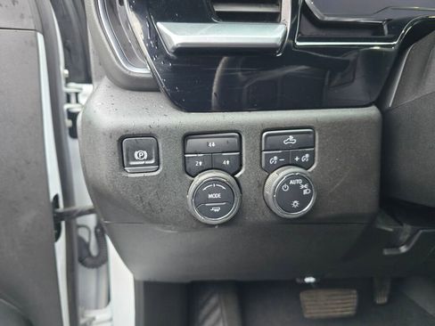 Used 2024 Chevrolet Silverado 3500 LT image 20