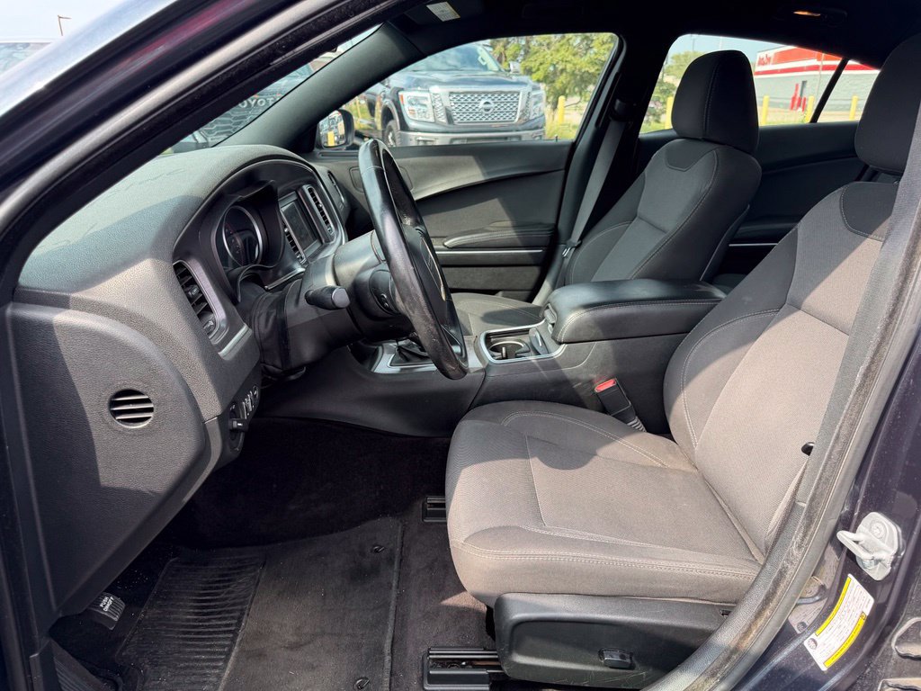 Used 2018 Dodge Charger SXT RWD image 13