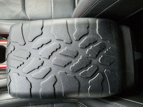 Used 2018 Jeep Wrangler Unlimited Sahara w/ Dual Top Group image 20