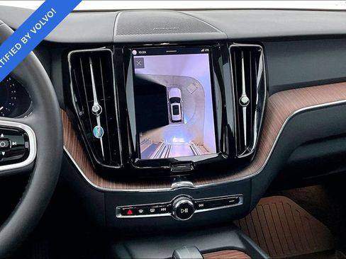 Certified 2023 Volvo XC60 B5 Plus AWD/4WD image 7