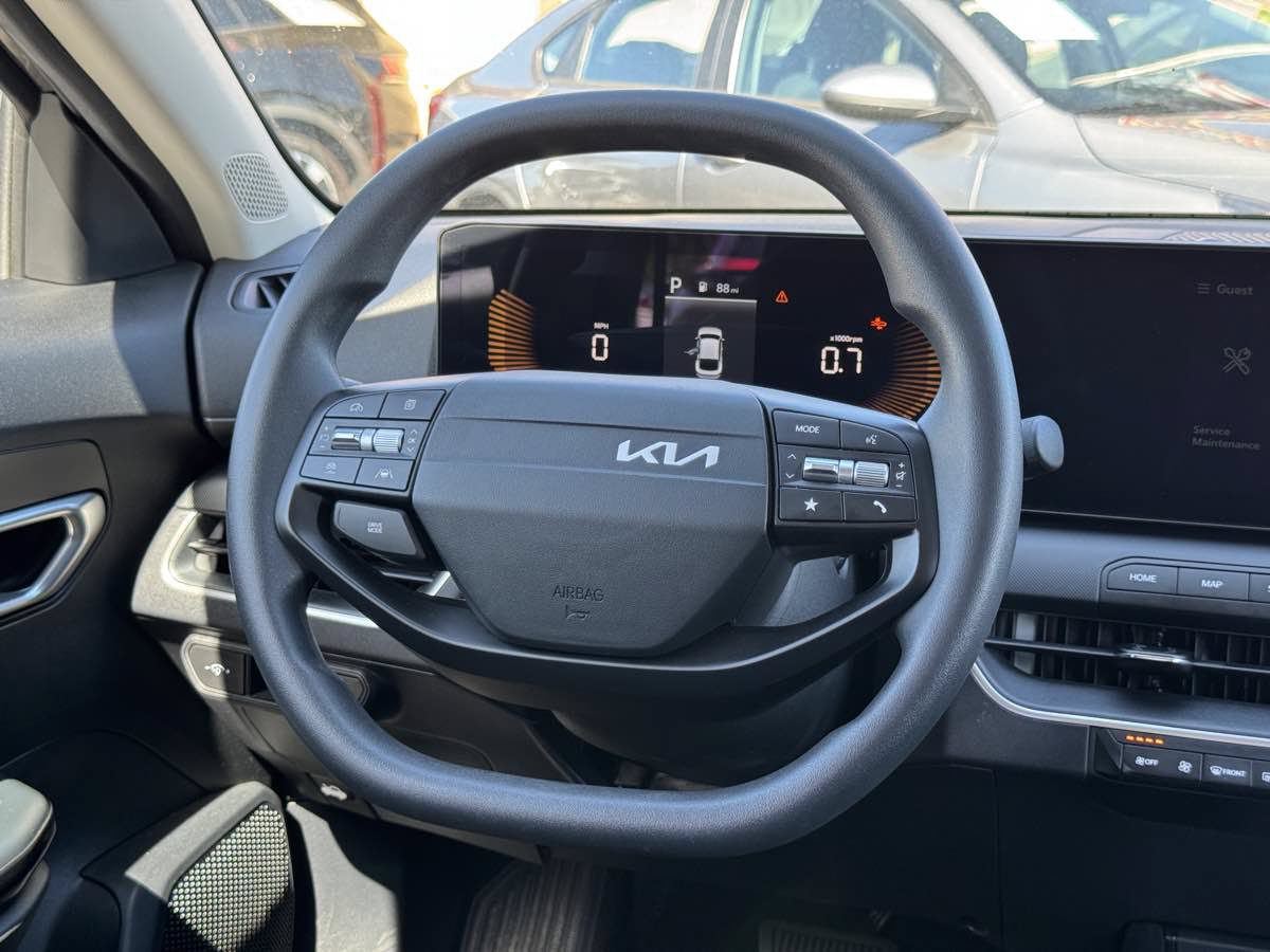 Used 2026 Kia K4 FWD image 25