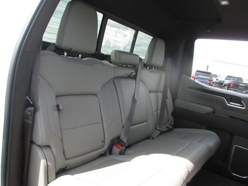 Used 2023 GMC Sierra 1500 SLT w/ SLT Convenience Package AWD/4WD image 25