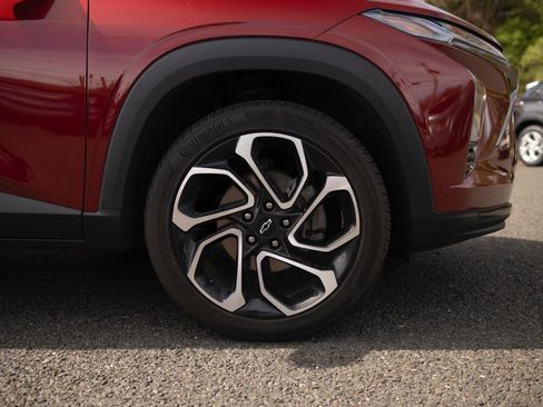 Used 2024 Chevrolet Trax RS w/ Driver Confidence Package FWD image 23