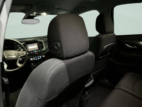 Used 2024 GMC Terrain SLE image 26