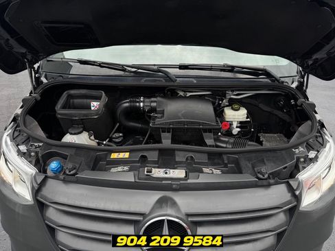 Used 2019 Mercedes-Benz Sprinter 2500 image 33
