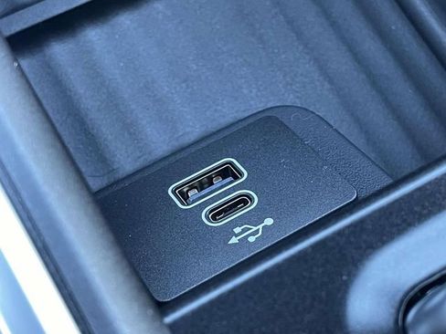 New 2026 Ford Expedition Platinum w/ Stealth Appearance Package image 9