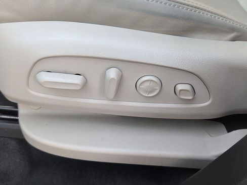 Used 2020 Buick Enclave Premium w/ Sun and Sites Package FWD image 23