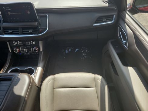 Used 2023 GMC Yukon SLT image 17