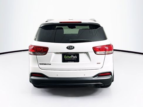 Used 2017 Kia Sorento FWD w/ LX Convenience Package image 7