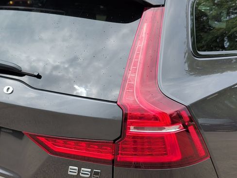 Used 2025 Volvo V60 B5 Cross Country Plus AWD/4WD image 43