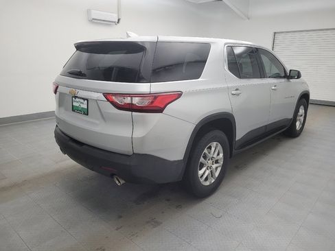 Used 2021 Chevrolet Traverse LS image 9