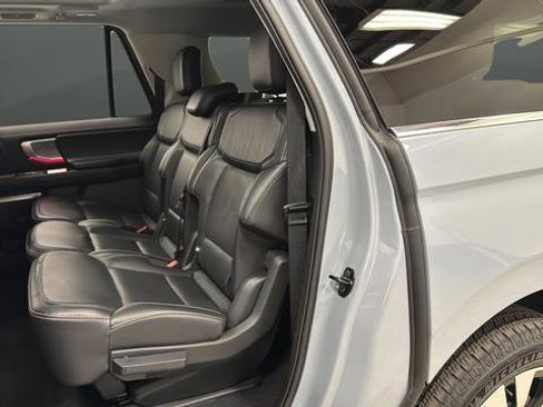 Used 2025 Ford Expedition Max Platinum w/ Driver's Package AWD/4WD image 22