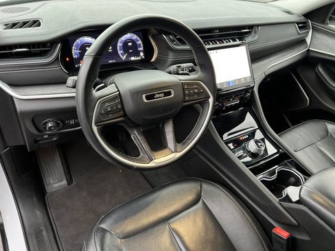 Used 2022 Jeep Grand Cherokee L Limited image 18