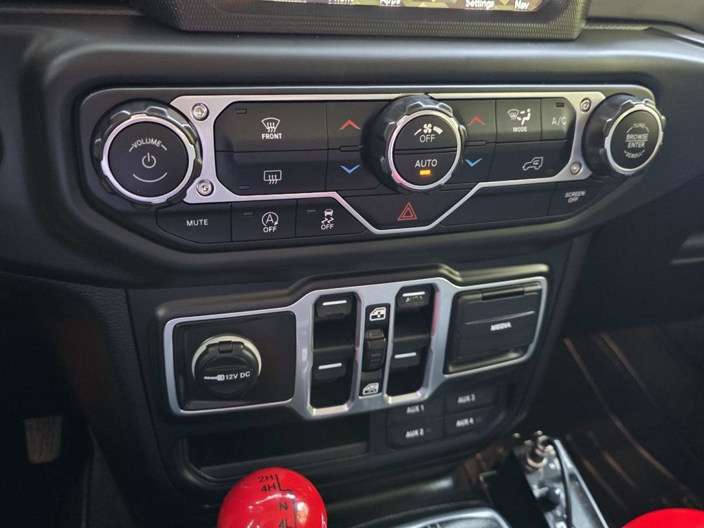 Used 2018 Jeep Wrangler Unlimited Sahara AWD/4WD image 21