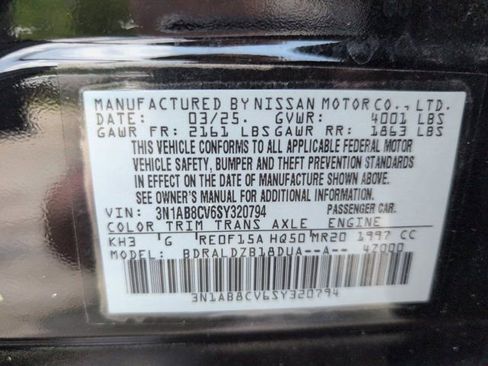 Used 2025 Nissan Sentra SV FWD image 35