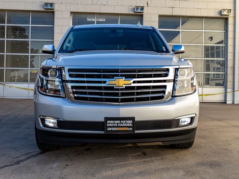 Used 2018 Chevrolet Tahoe LS image 2