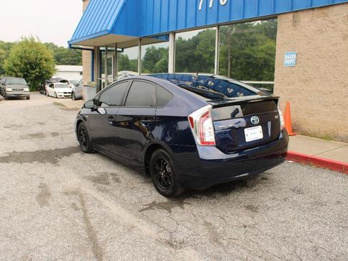 Used 2015 Toyota Prius Four w/ Deluxe Solar Roof Package FWD image 4