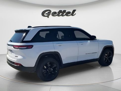New 2025 Jeep Grand Cherokee Limited w/ Black Appearance Package AWD/4WD image 8