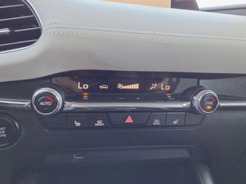Used 2021 MAZDA MAZDA3 s FWD image 23