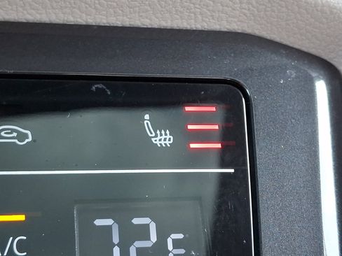 Certified 2022 Volkswagen Tiguan SE R-Line image 26