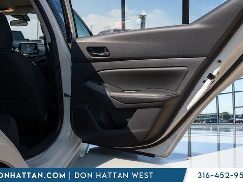 Used 2025 Nissan Altima 2.5 SV FWD image 22