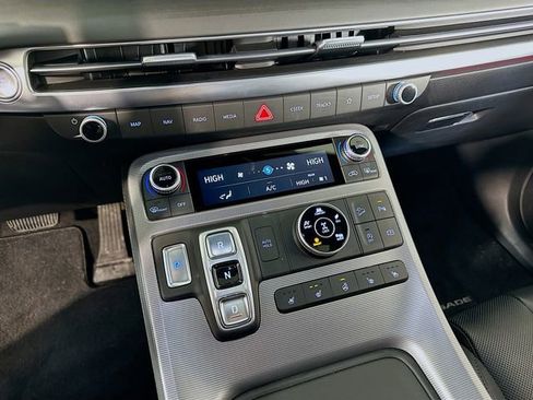 Certified 2025 Hyundai Palisade Calligraphy AWD/4WD image 26