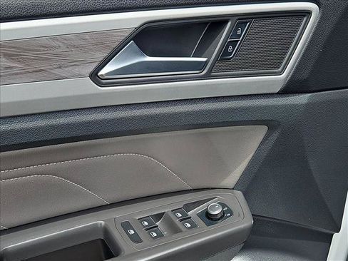 Used 2023 Volkswagen Atlas Cross Sport SE FWD image 12