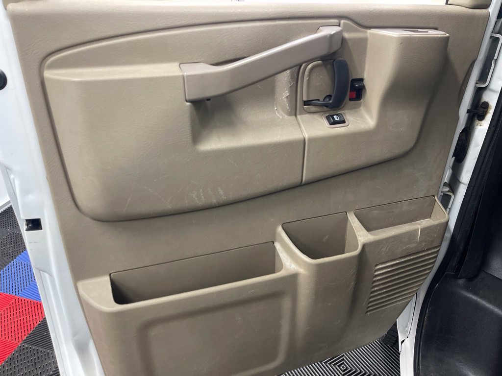 Used 2019 GMC Savana 2500 Extended w/ Driver Convenience Package RWD image 10