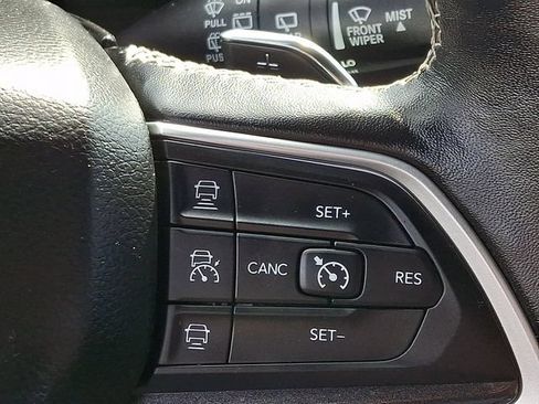 Used 2022 Jeep Grand Cherokee L Laredo AWD/4WD image 21