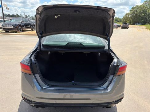 Used 2025 Nissan Altima 2.5 SR FWD image 18
